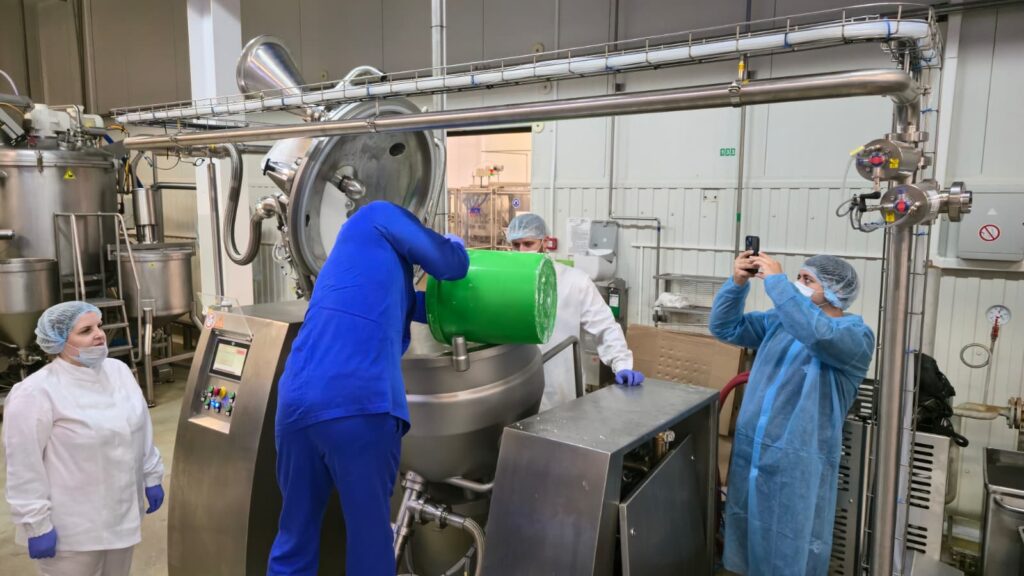 Миксер Uzermak CCM-200 для производства рыбных намазок